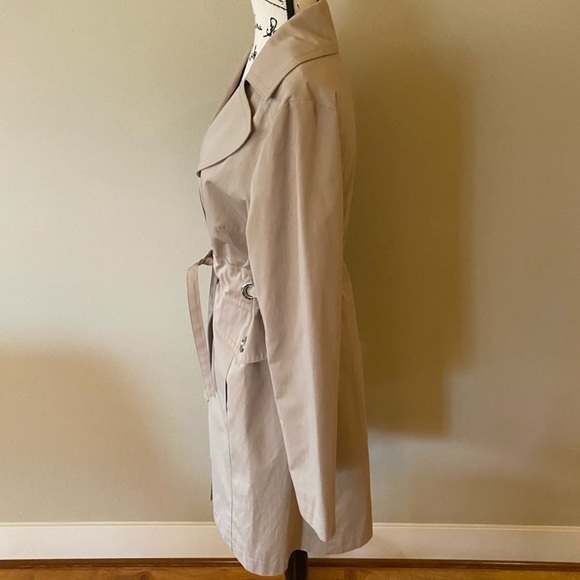 MICHAEL Michael Kors Raincoat Size Medium - Picture 4 of 9